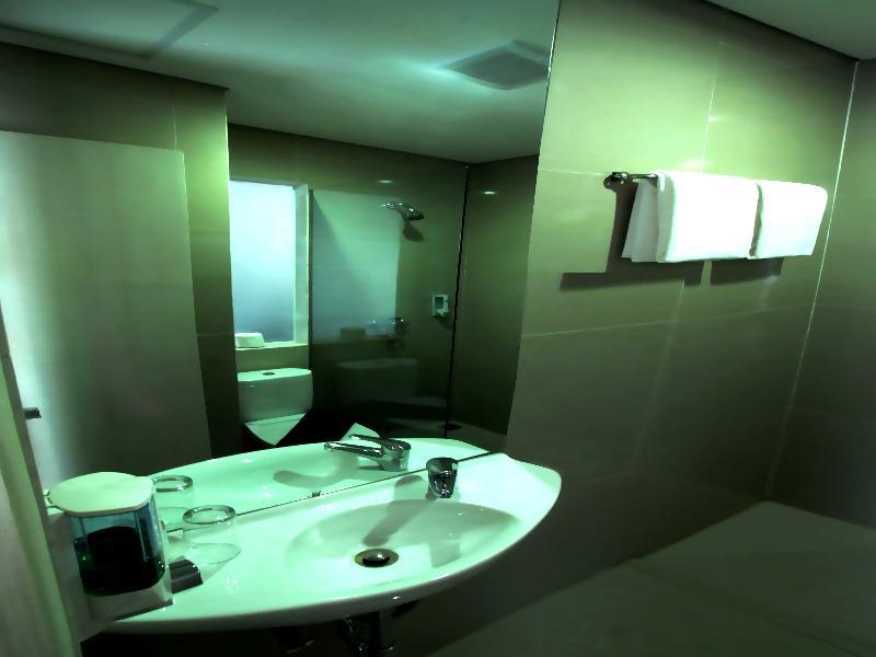 Vio Hotel Veteran Bandung Luaran gambar